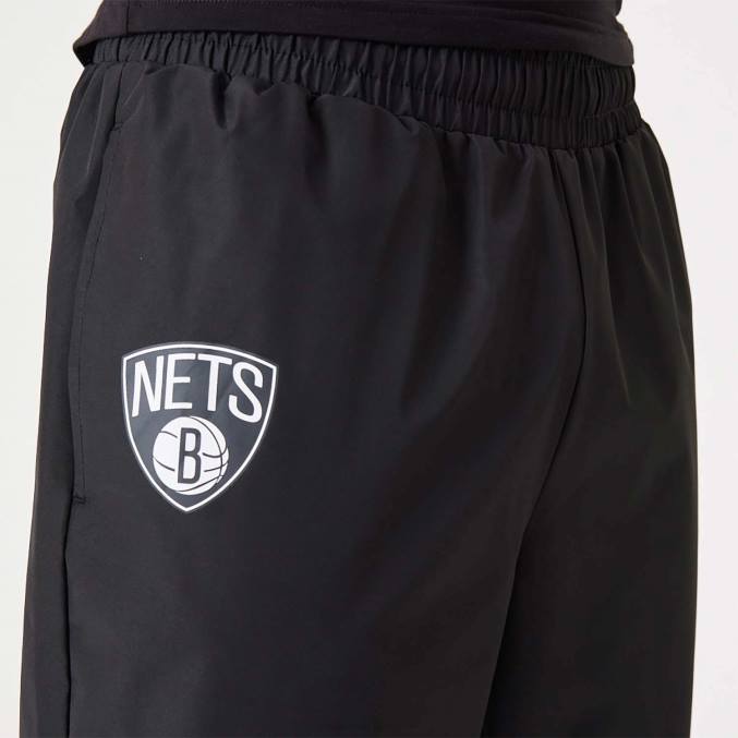 New Era Brooklyn Nets nba zwarte joggingbroek met all-over printpaneel BT242591