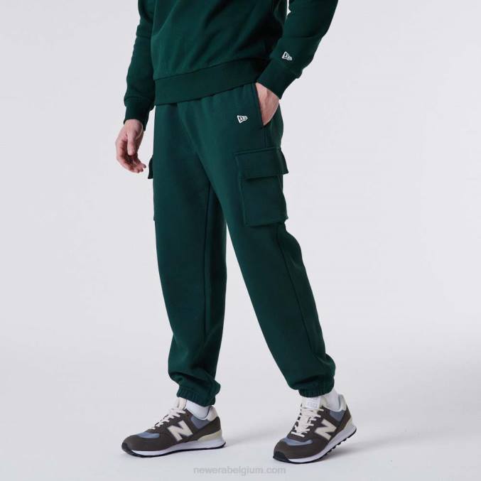 New Era Cargo donkergroene joggingbroek BT242590
