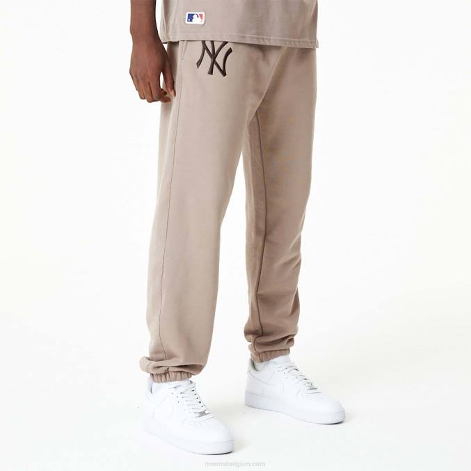 New Era asbruine jogger met geborduurd New York Yankees MLB-logo BT242622