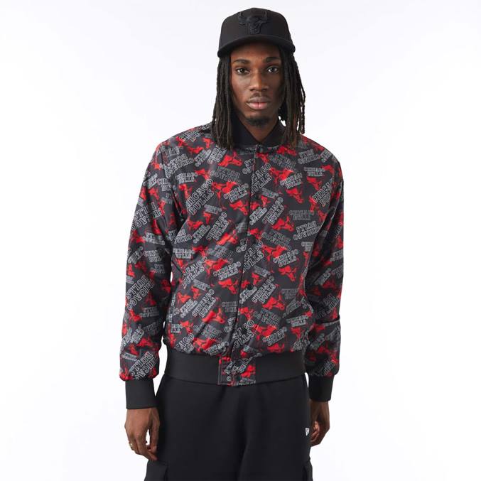 New Era Chicago Bulls zwart bomberjack met logoprint BT242582