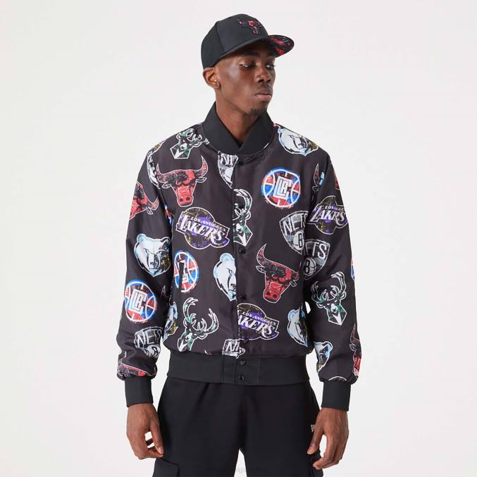 New Era nba all-over print teamlogo's zwart bomberjack BT242571
