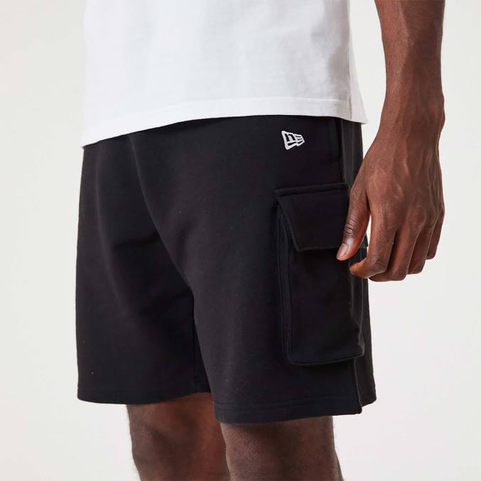 New Era zwarte essentials cargoshort BT242646