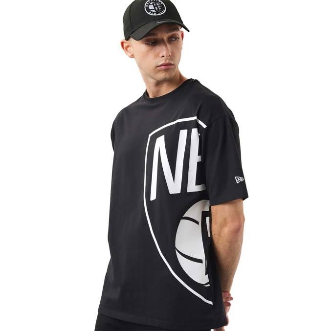 New Era Brooklyn Nets nba zwart T-shirt met zijlogo BT243127