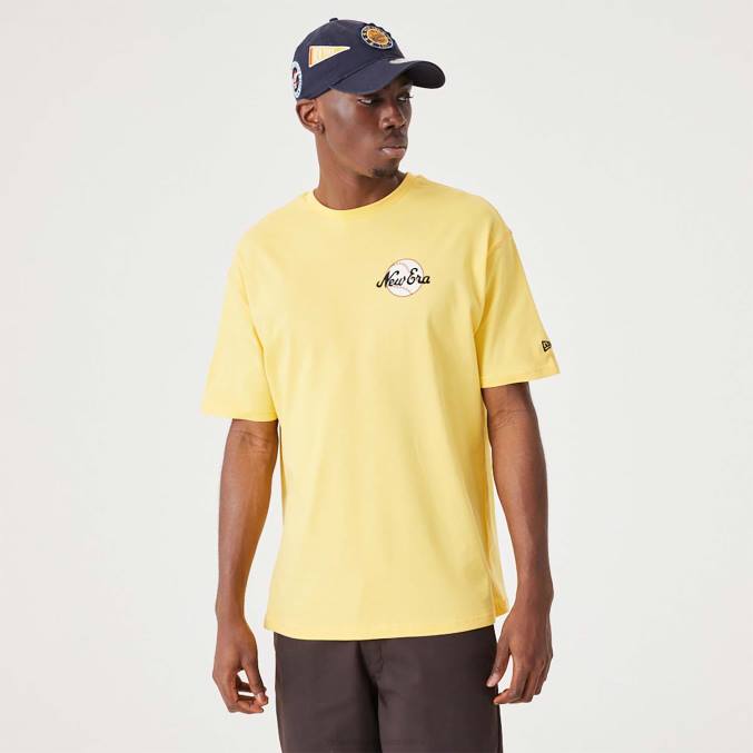 New Era Heritage Bear grafisch donkergeel oversized T-shirt BT242900
