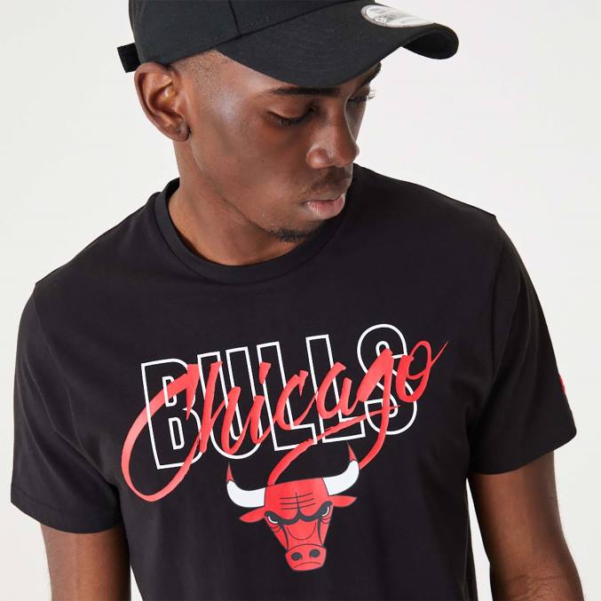 New Era chicago stieren nba script zwarte t-shirt BT243109