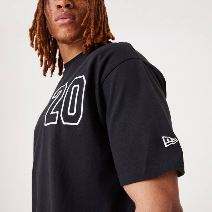New Era eigentijds zwart oversized t-shirt BT242856
