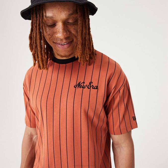 New Era krijtstreep medium bruin oversized t-shirt BT243108