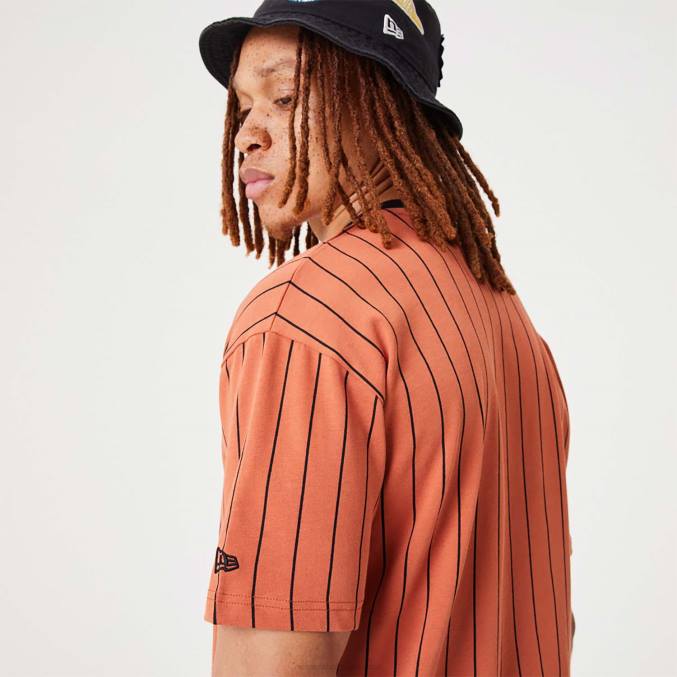 New Era krijtstreep medium bruin oversized t-shirt BT243108