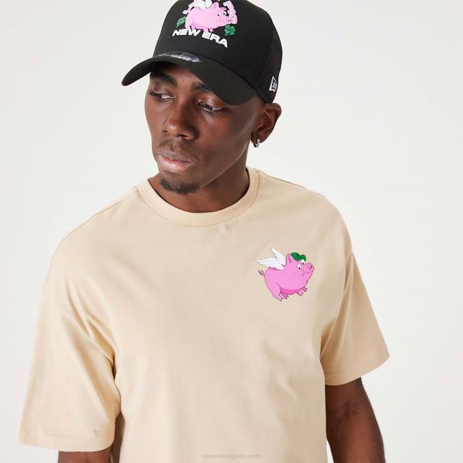 New Era lichtbeige oversized t-shirt met een geluksvarken BT243011