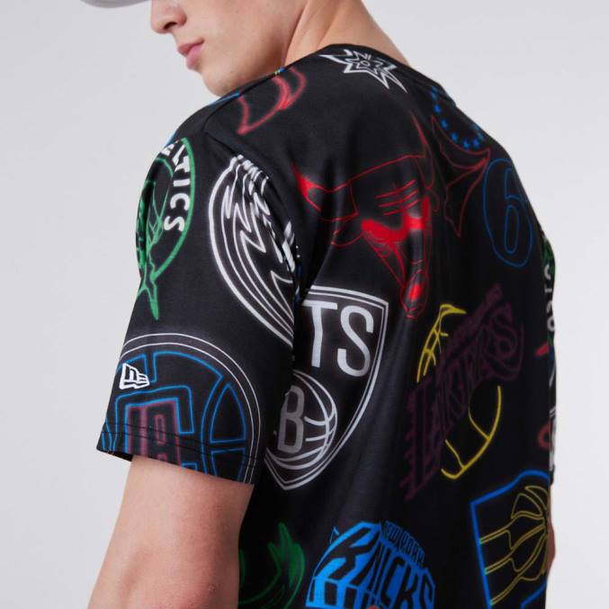 New Era nba all-over print neon zwart t-shirt BT242859